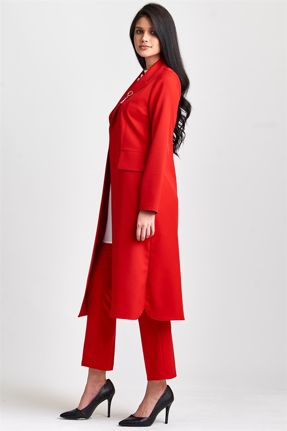 Kırmızı Fırfır Yakalı Tunik, Uzun Ceketli Pantolonlu Takım
