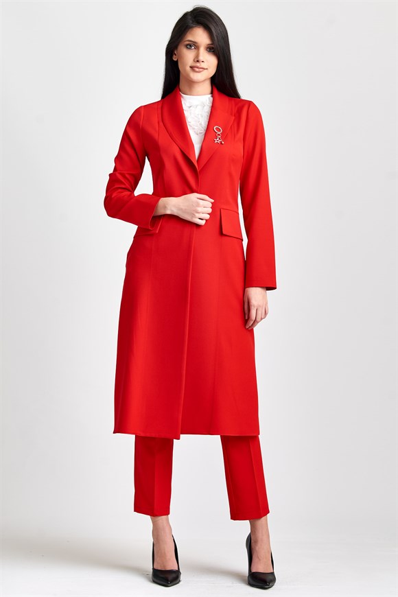 Kırmızı Fırfır Yakalı Tunik, Uzun Ceketli Pantolonlu Takım